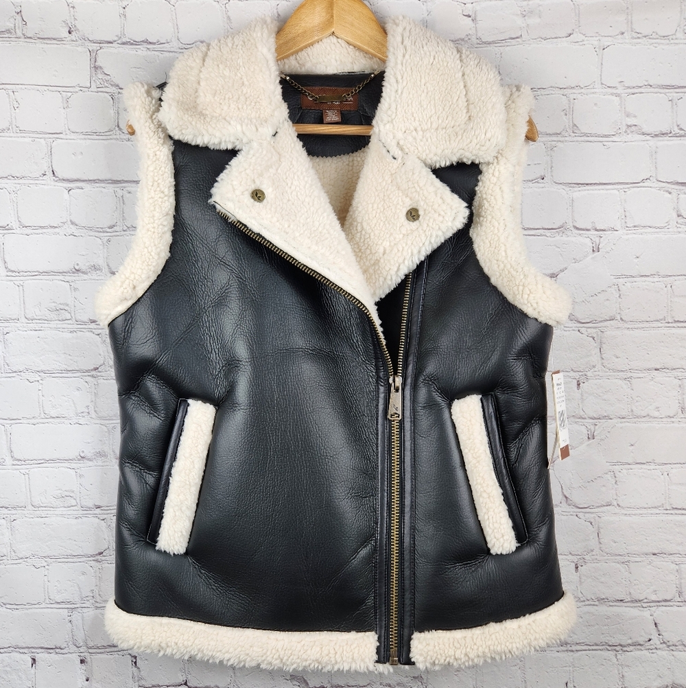 Koolaburra By UGG Women's Black and Cream Shearling Vest